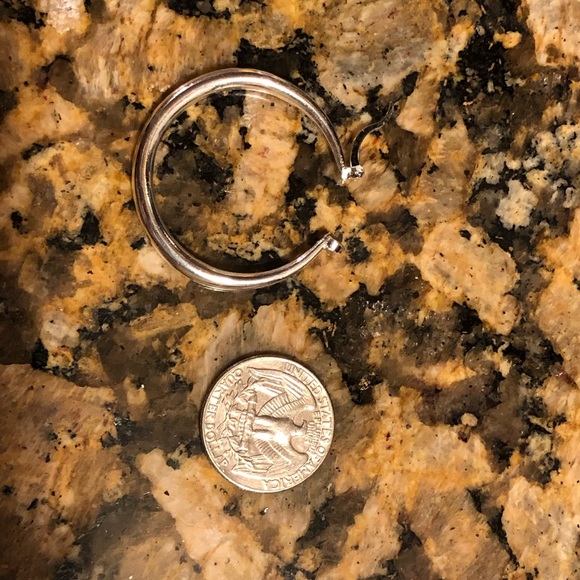 1 1/2” SIMPLE HOOPS - Picture 3 of 4